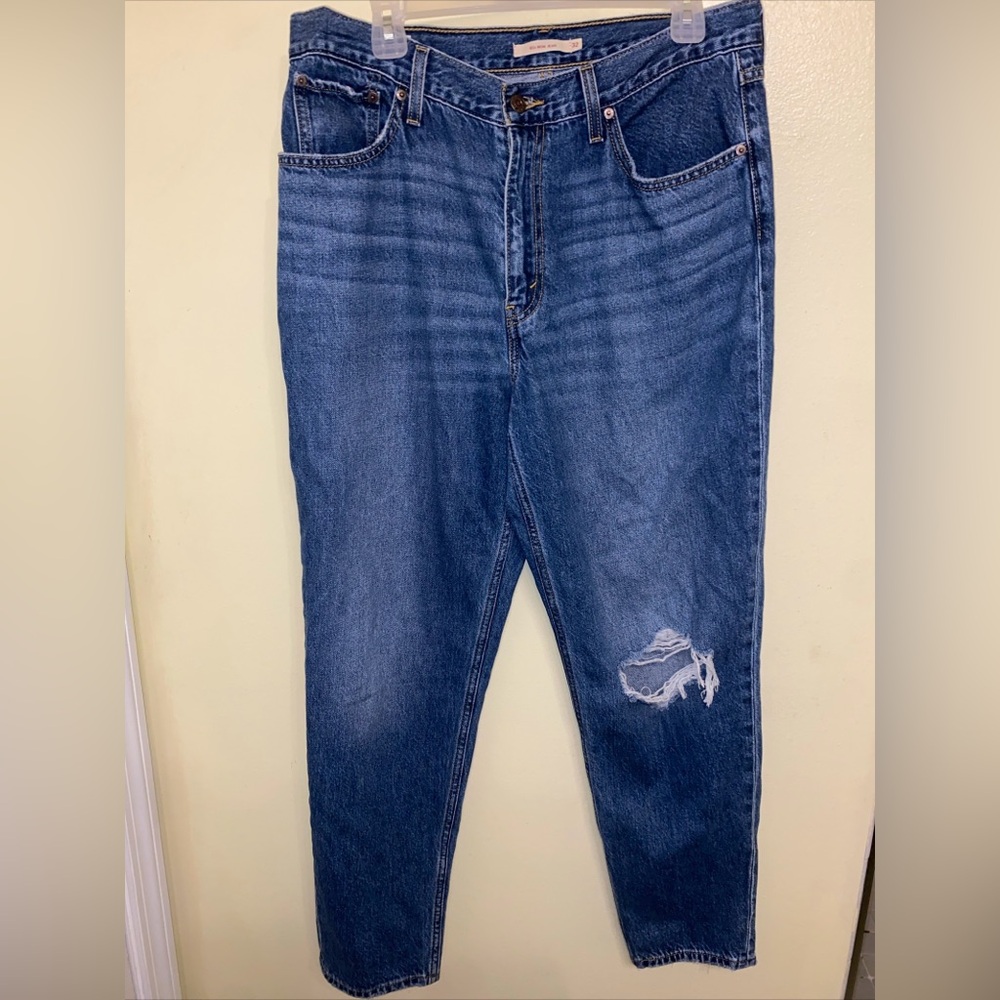 Levi’s premium denim 80s mom jeans . Size 32